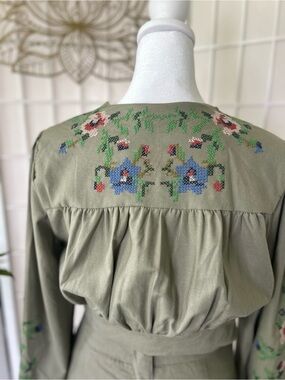 🌿✨ Rose Velvet Embroidered Two-Piece Set | NWT | Size M